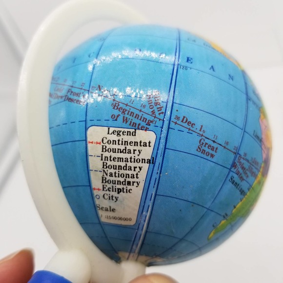 Vintage Novelty Pencil Sharpener World Globe Plastic Spins Desk Decor Office - Picture 8 of 8